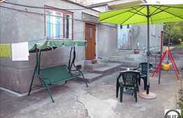 Casa de vanzare cu 380 mp teren