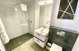 De vanzare Apartament cu 3 camere , Zona Superba Sanpetru