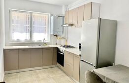 De vanzare Apartament cu 3 camere , Zona Superba Sanpetru