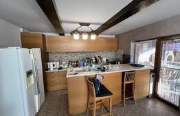 VILĂ deosebită cu piscină și panoramă spre pădure