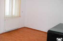 Casa de inchiriat cu suprafata generoasa de teren!