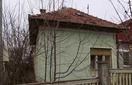 Casa individuala, 70 mp, 200 mp teren, zona Piata Engels!