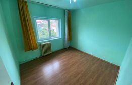 Apartament cu 4 camere, decomandat, 78 mp, 2 bai, et intermediar, Dambul Rotund