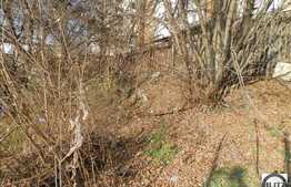 Casa demolabila, 100 mp utili, 900 mp teren, cu front stradal de 17 m!