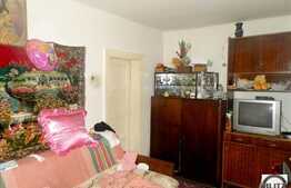 Casa demolabila cu 308 mp teren, cu front de 12 ml