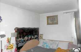 Casa demolabila cu 308 mp teren, cu front de 12 ml