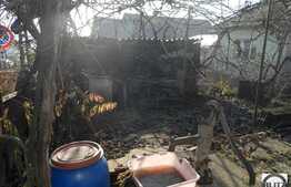 De vanzare casa, 85 mp, cu 305 mp teren si front de 13 ml