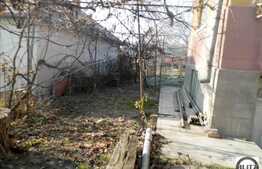 De vanzare casa, 85 mp, cu 305 mp teren si front de 13 ml
