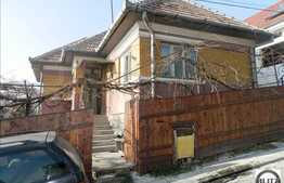 De vanzare casa, 85 mp, cu 305 mp teren si front de 13 ml