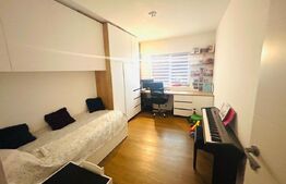 Apartament cu 3 camere, 2 bai, intermediar, zona Cetatii