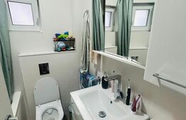 Apartament cu 3 camere, 2 bai, intermediar, zona Cetatii