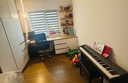 Apartament cu 3 camere, 2 bai, intermediar, zona Cetatii