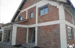 Casa de vanzare, 195 mp, teren 700 mp, front 19 ml, zona Dambul Rotund!