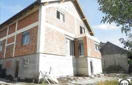 Casa de vanzare, 195 mp, teren 700 mp, front 19 ml, zona Dambul Rotund!