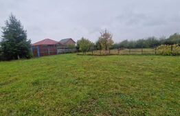 Teren Intravilan Harman cu utilitati , ingradit si casauta de lemn pe teren