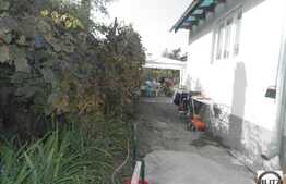 Casa de vanzare, 55 mp utili, suprafata teren 900 mp, zona linistita de case