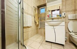 Apartament cu 3 camere, decomandat, 81 mp, in zona Noua, Brasov