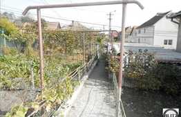 Casa de vanzare, 200 mp utili, teren de 1000 mp, zona linistita de case