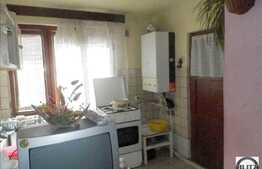 Casa de vanzare, 200 mp utili, teren de 1000 mp, zona linistita de case