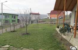 Casa  de vanzare, 50 mp,cu 500 mp de teren si front la strada de 25 ml!