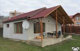 Casa  de vanzare, 50 mp,cu 500 mp de teren si front la strada de 25 ml!