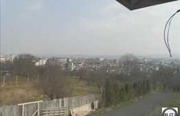 Casa de vanzare cu 5 camere, 270 mp, teren 736 mp, 17 ml front, zona de case