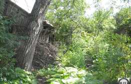 Casa demolabila de vanzare, teren 661 mp, zona Dambul Rotund