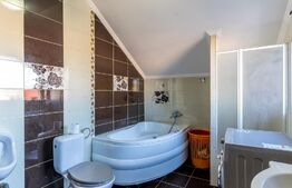 Casă cu 7 camere de vânzare în Dej