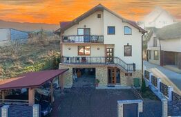 Casă cu 7 camere de vânzare în Dej