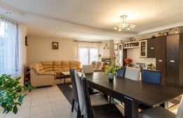 Casă cu 7 camere de vânzare în Dej