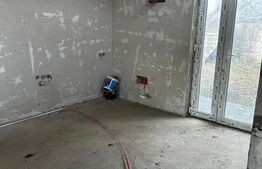 Oportunitate! Casă unifamilială semifinisată, P+M, 100 mp utili vedere la lac