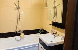 Apartament cu 3 camere, decomandat, în zona Dârste