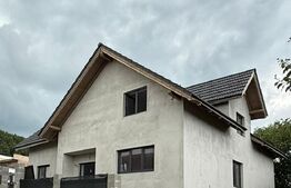 Vilă D+P+M cu teren generos și vedere panoramică spre pădure