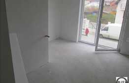 Casa cuplata de vanzare, 110 mp, cu teren de 200 mp, front de 8ml, zona Europa!