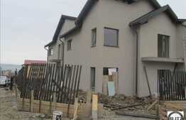 Casa cuplata de vanzare, 110 mp, cu teren de 200 mp, front de 8ml, zona Europa!