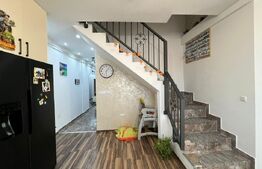 Apartament 4 camere, pe doua nivele, la cheie, parcare, la 4km de Vivo!