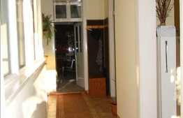 Casa in curte comuna, 2 camere, 77 mp, teren 200 mp, zona linistita