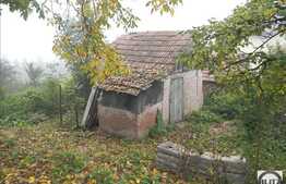 Casa individuala, 60 mp, 3 camere , 529 mp teren, zona linistita de case