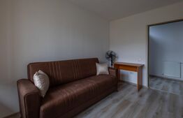 Apartament cu 3 camere, etaj 2/2, cu parcare exterioara, zona Fagului