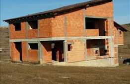 Casa individuala, 240 mp, 1 600 mp teren, zona linistita