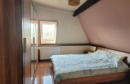 Apartament cu 2 camere, semidecomandat, etaj 3/3,  cu parcare, zona Muzeul Apei