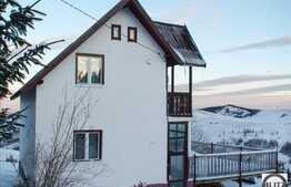 Casa de vacanta de vanzare, 90 mp cu teren 400 mp