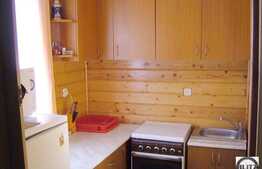 Casa de vacanta de vanzare, 90 mp cu teren 400 mp