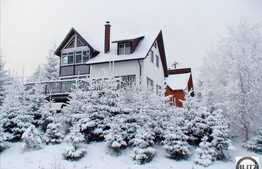 Casa de vacanta de vanzare, 90 mp cu teren 400 mp