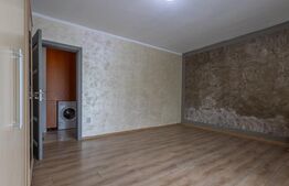 Apartament 2 camere, etaj 3 din 4 , cu balcon si parcare ,in zona Eroilor 