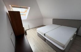 Apartament de vanzare, 3 camere, 61 mp, mansarda, zona Florilor