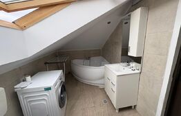 Apartament de vanzare, 3 camere, 61 mp, mansarda, zona Florilor