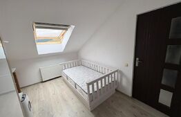 Apartament de vanzare, 3 camere, 61 mp, mansarda, zona Florilor