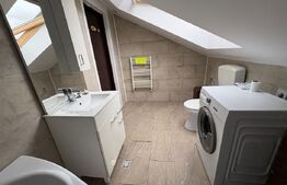 Apartament de vanzare, 3 camere, 61 mp, mansarda, zona Florilor