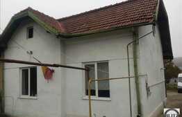 Vanzare casa cuplata, 90 mp utili, 601 mp teren, zona linistita